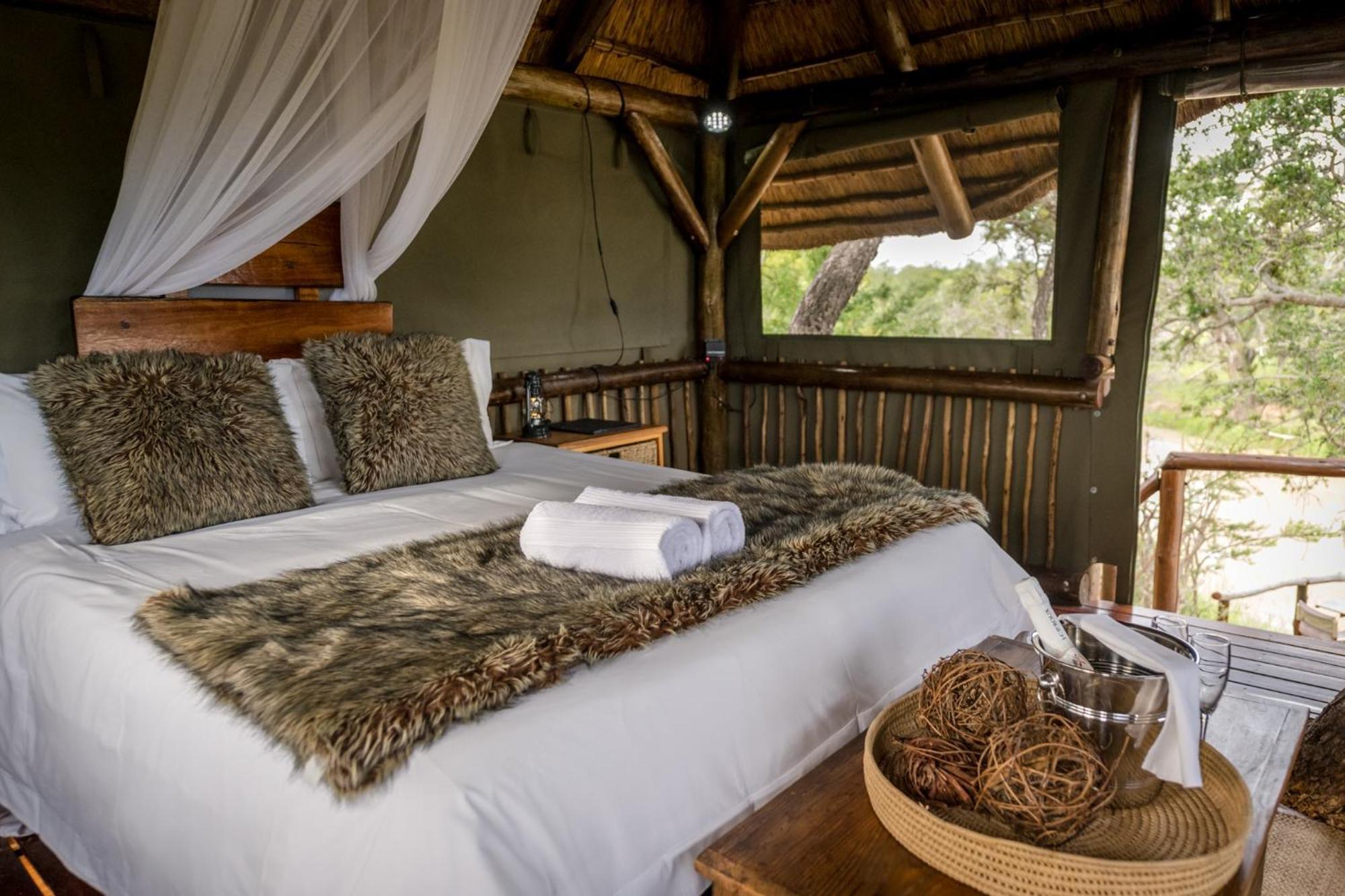 Bushwa Private Game Lodge Фаалватер Екстериор снимка